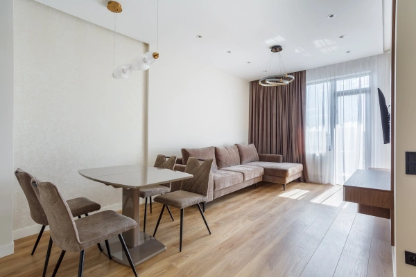 Квартира зі спальнею та великим ліжком в ЖК Родос, Одеса — оренда від власника