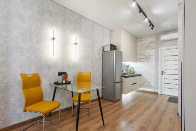 Rent Studio with Balcony in Arcadia from Owner