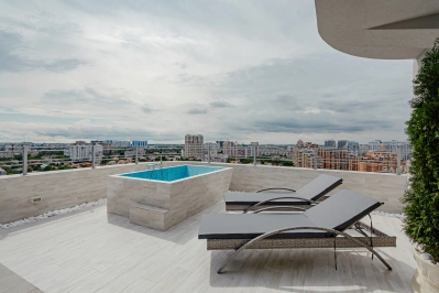 Arcadia'da geniş teraslı daire 1