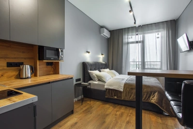 Кухня-студія з балконом