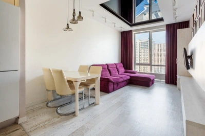 Спальня та кухня-студія